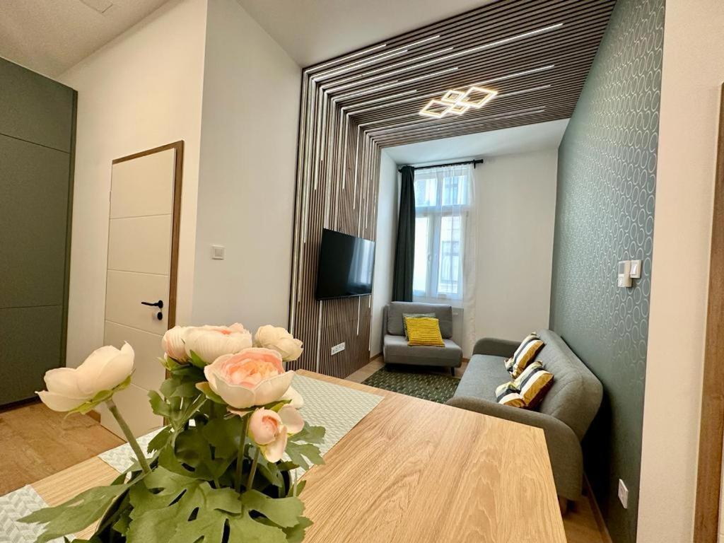 Apartment At Gozsdu Courtyard #Partyzone #Downtown #Freeparking บูดาเปสต์ ภายนอก รูปภาพ