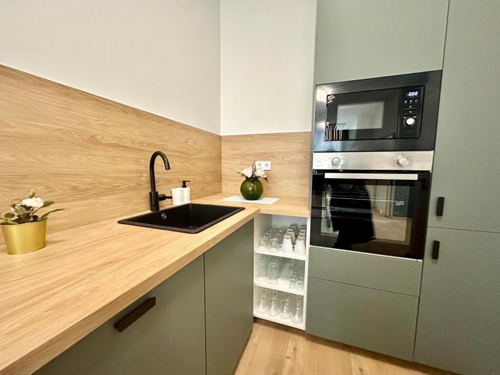 Apartment At Gozsdu Courtyard #Partyzone #Downtown #Freeparking บูดาเปสต์ ภายนอก รูปภาพ
