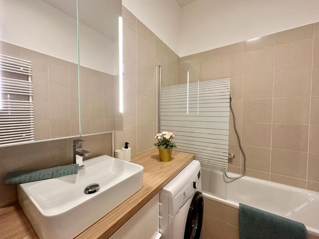 Apartment At Gozsdu Courtyard #Partyzone #Downtown #Freeparking บูดาเปสต์ ภายนอก รูปภาพ