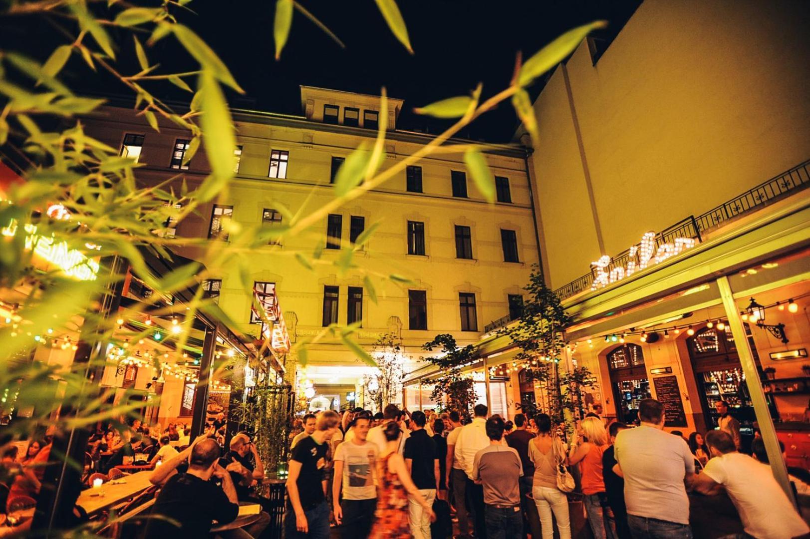 Apartment At Gozsdu Courtyard #Partyzone #Downtown #Freeparking บูดาเปสต์ ภายนอก รูปภาพ